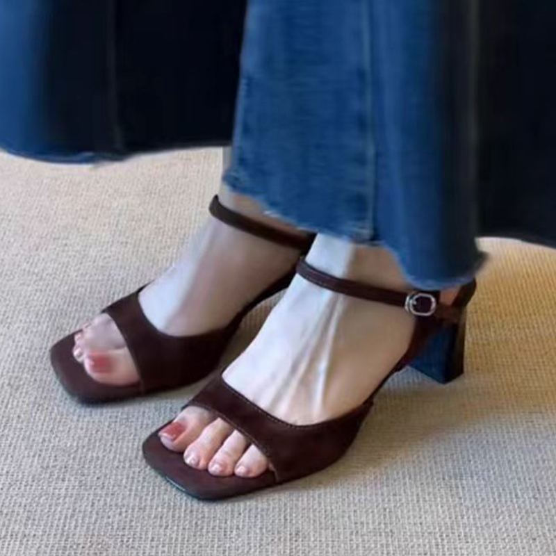 Women'S Fashion Trends - Sandal Wanita Hak Tinggi Sepatu Chunky