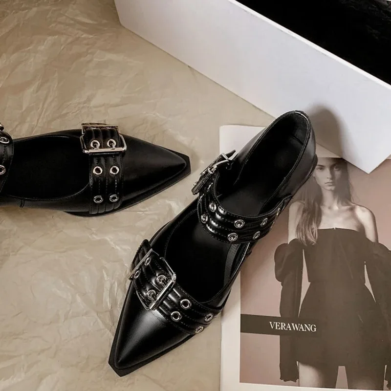 Women Fashion Store - Sepatu Wanita Desainer Mewah Hak Rendah